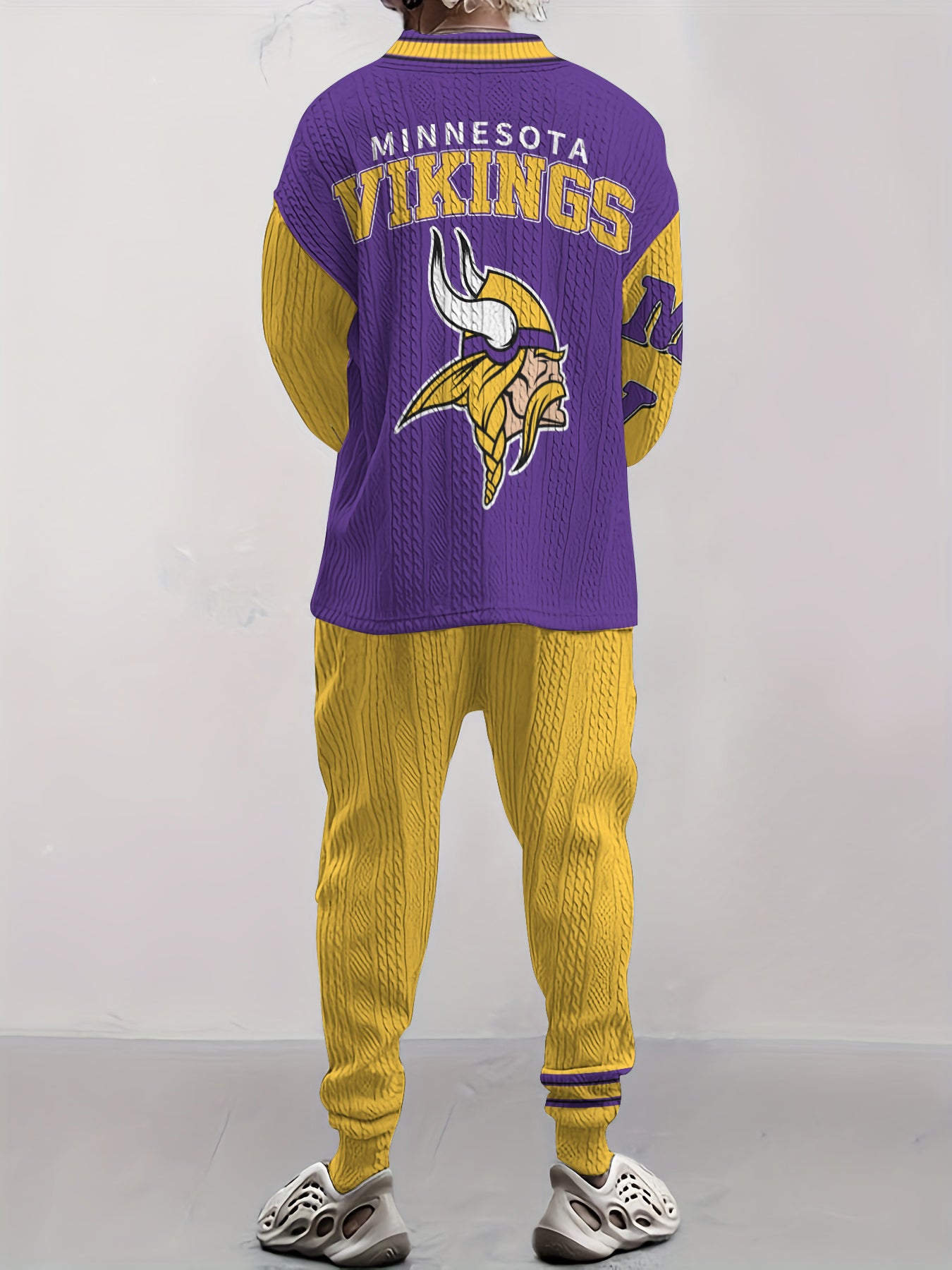 Minnesota Vikings Classic All-Season Long Sleeve V-Neck Pullover Sweater