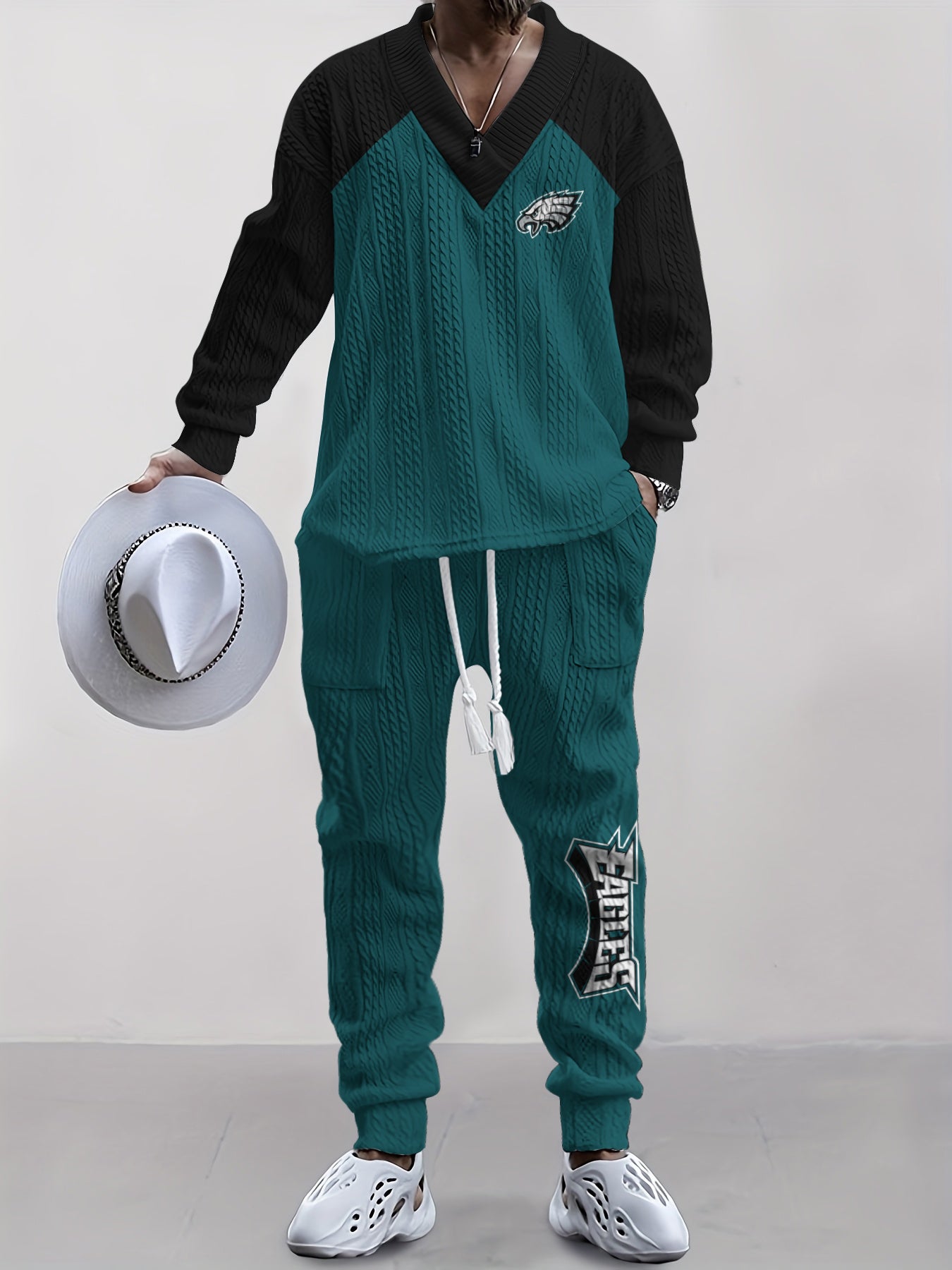 Philadelphia Eagles Classic  All-Season Long Sleeve V-Neck Pullover Sweater