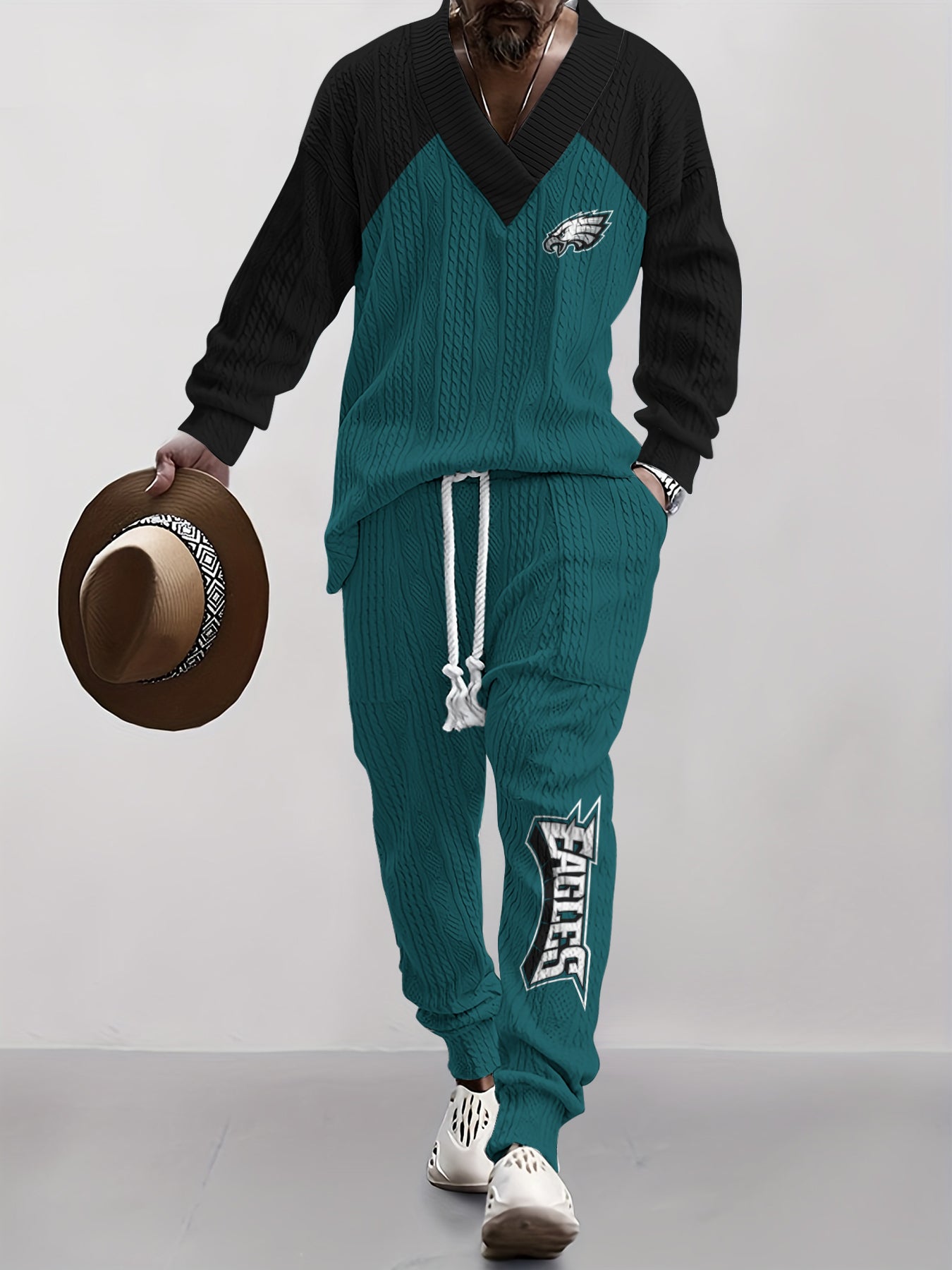 Philadelphia Eagles Classic  All-Season Long Sleeve V-Neck Pullover Sweater