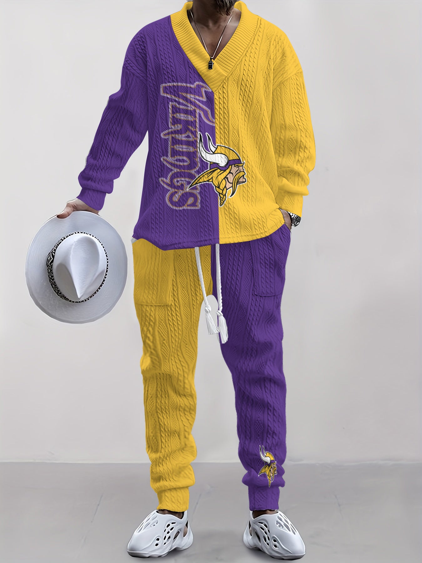 Minnesota Vikings  Classic All-Season Long Sleeve V-Neck Pullover Sweater