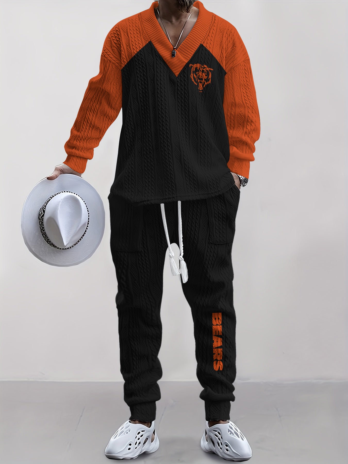 Chicago Bears Classic  All-Season Long Sleeve V-Neck Pullover Sweater