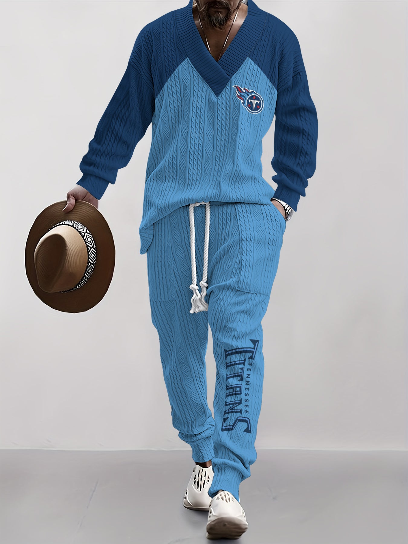 Tennessee Titans Classic  All-Season Long Sleeve V-Neck Pullover Sweater