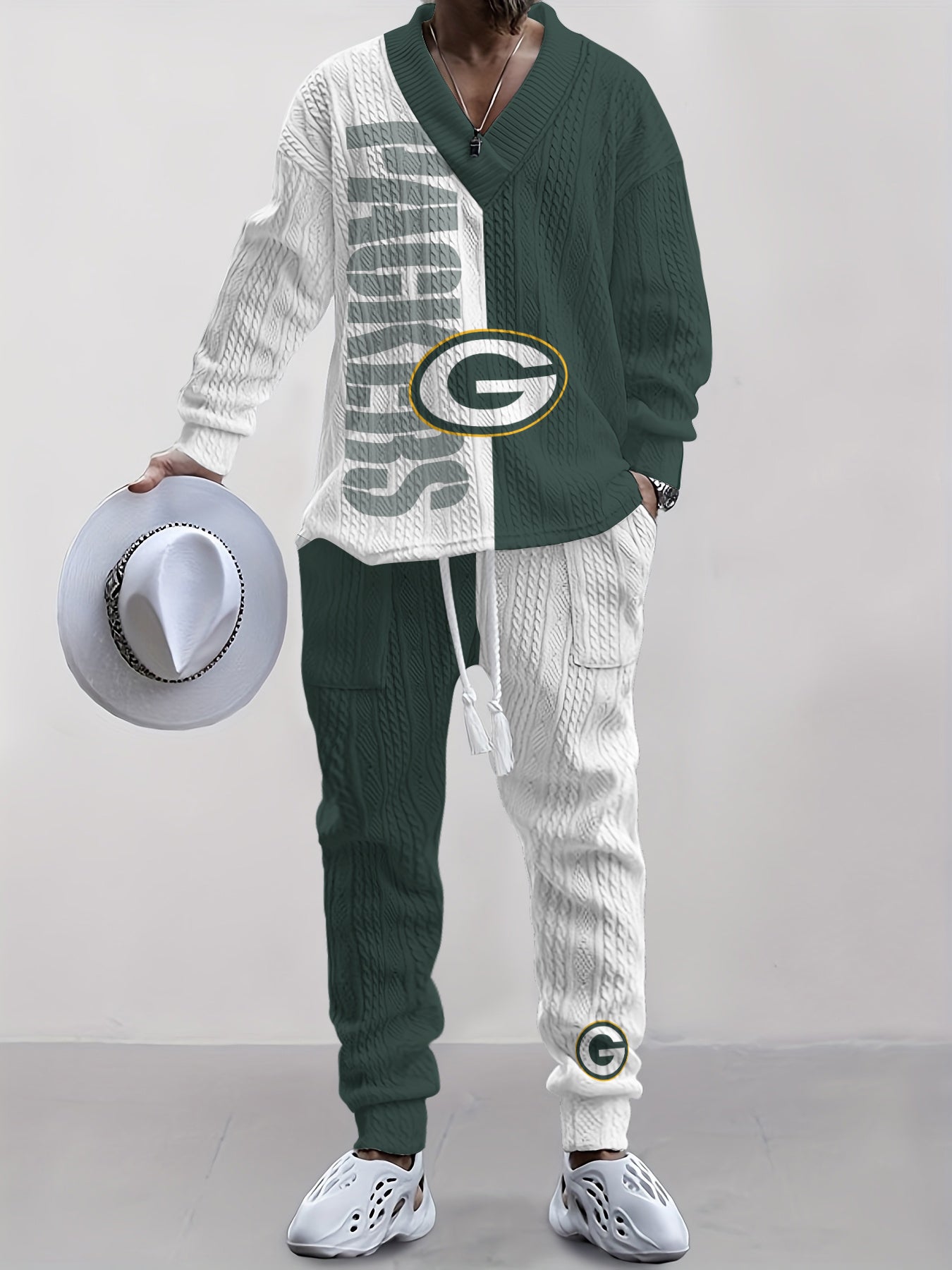 Green Bay Packers  Classic All-Season Long Sleeve V-Neck Pullover Sweater