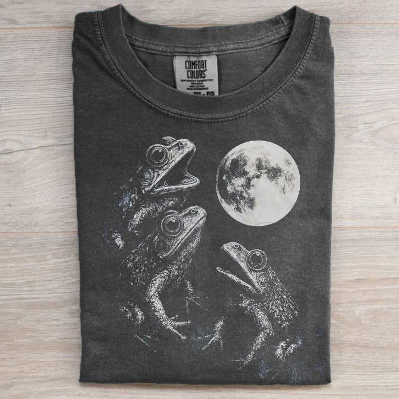 Frogs Howling To Moon Comfort Colors T-shirt