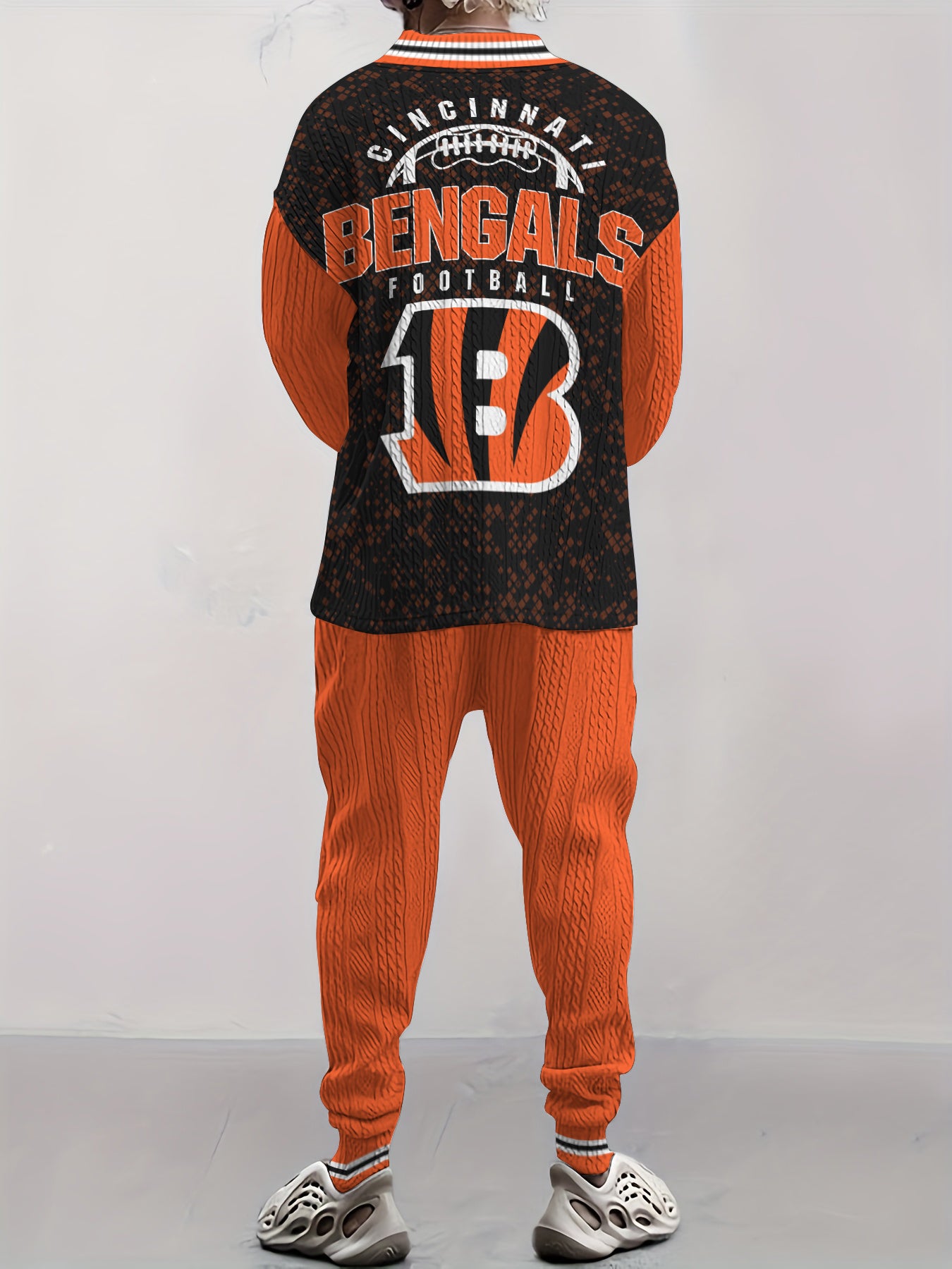 Cincinnati Bengals  Classic All-Season Long Sleeve V-Neck Pullover Sweater
