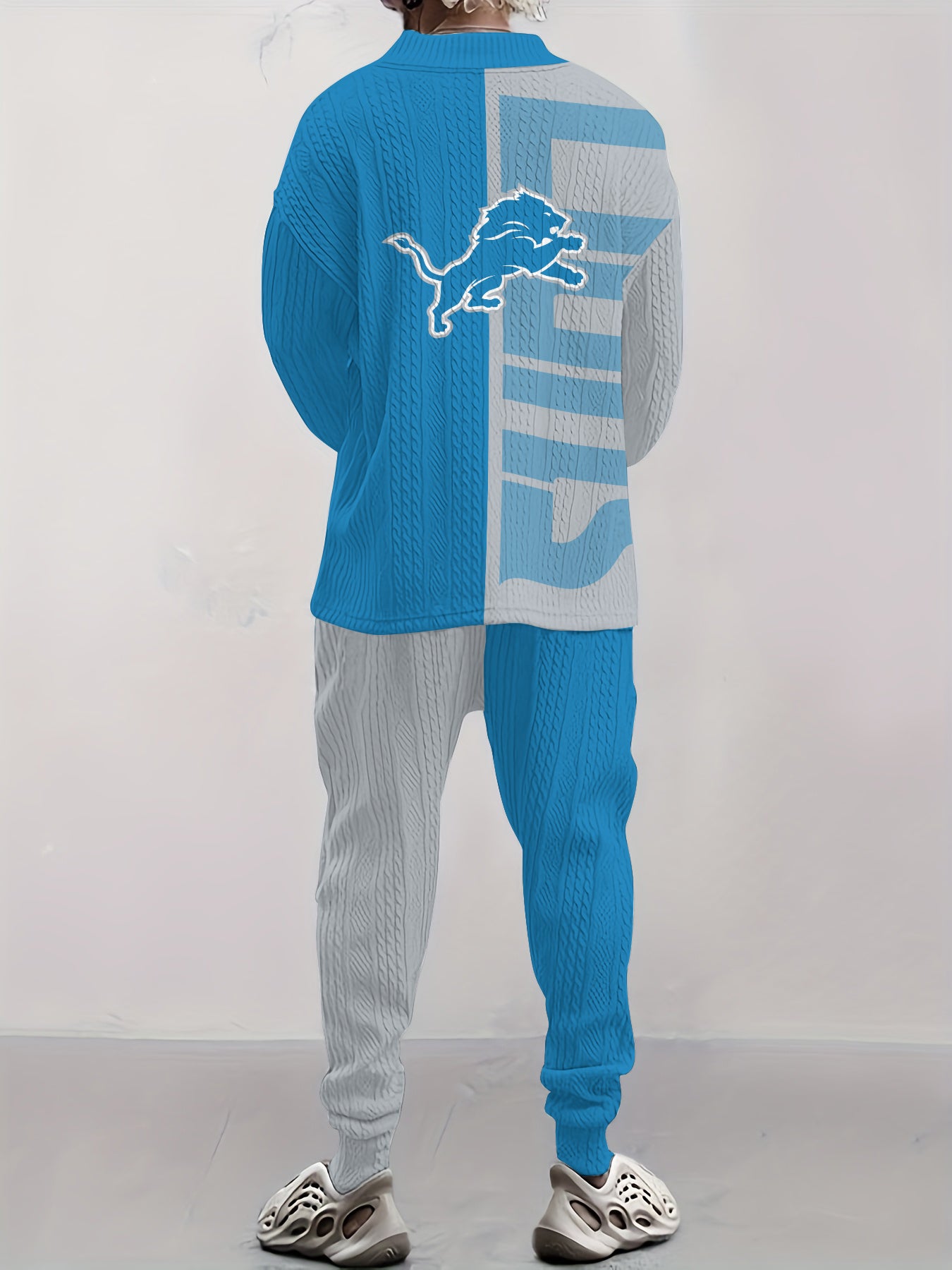 Detroit Lions  Classic All-Season Long Sleeve V-Neck Pullover Sweater