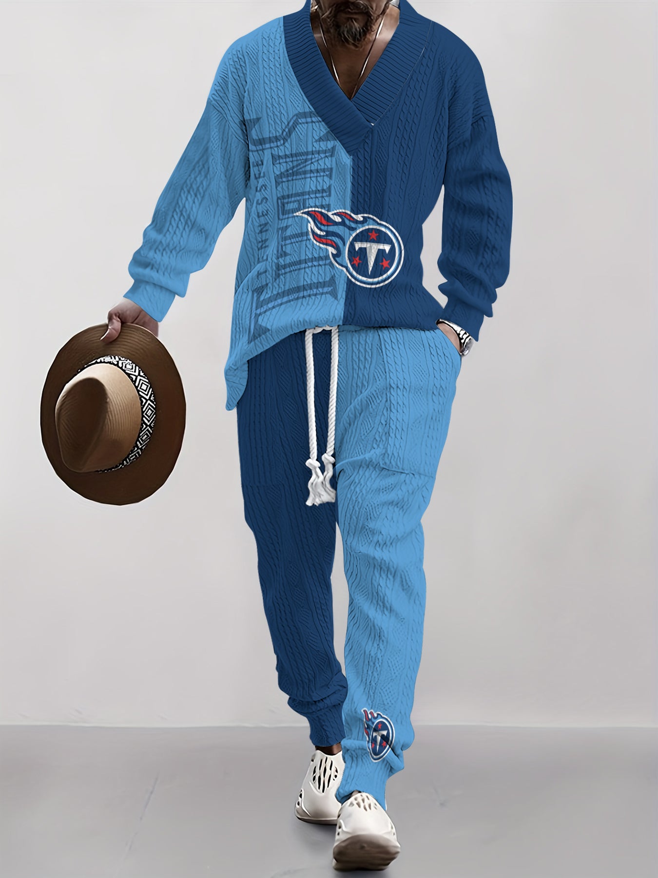 Tennessee Titans  Classic All-Season Long Sleeve V-Neck Pullover Sweater