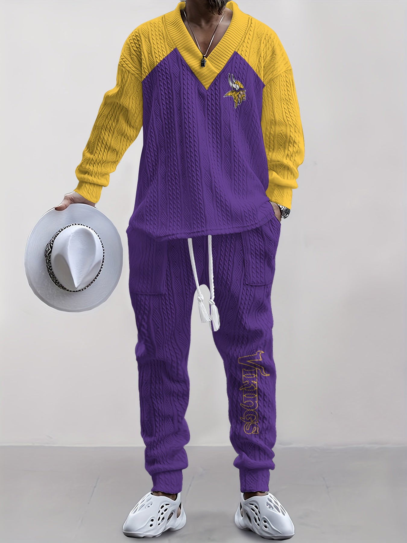 Minnesota Vikings Classic  All-Season Long Sleeve V-Neck Pullover Sweater