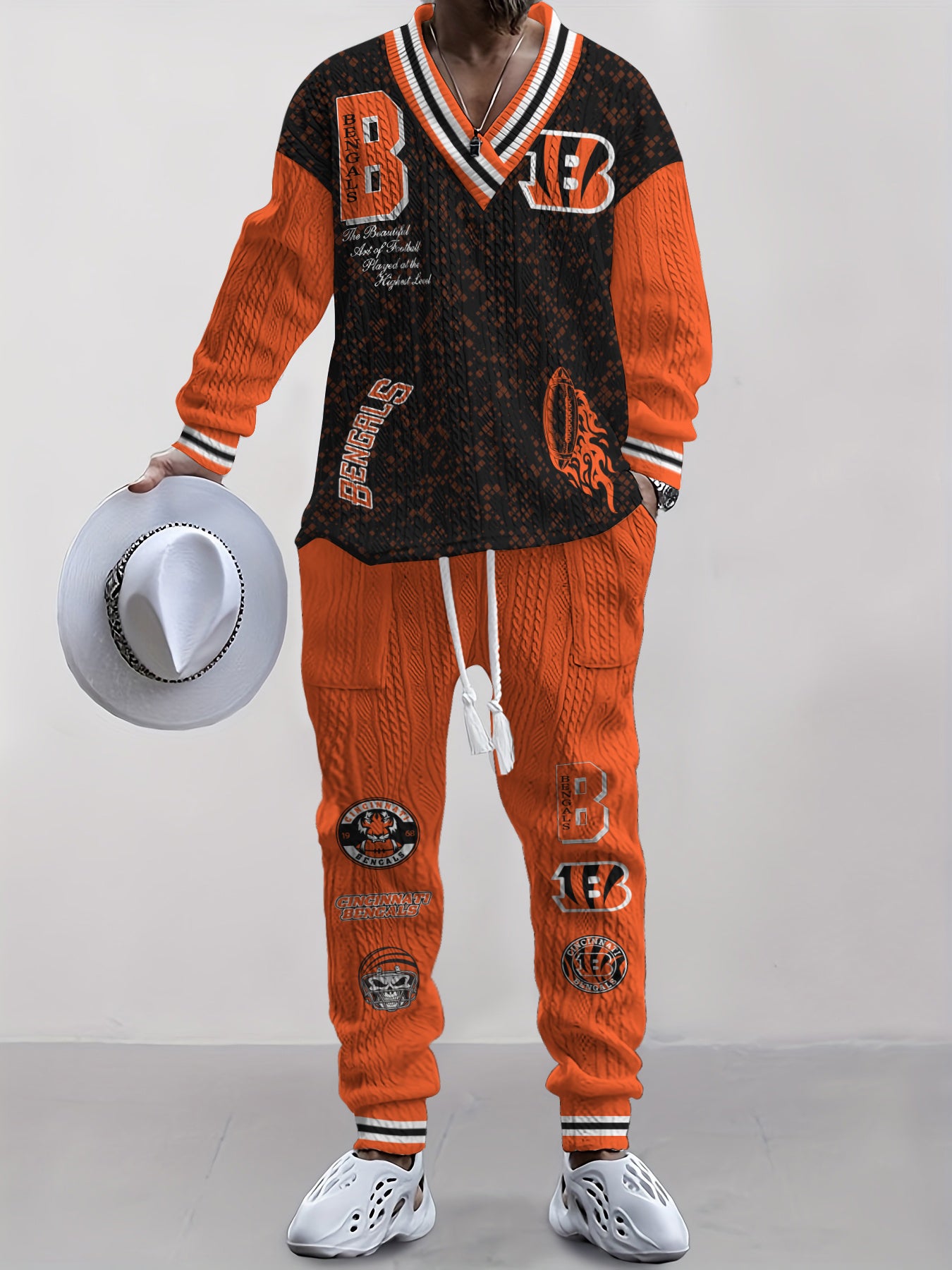 Cincinnati Bengals  Classic All-Season Long Sleeve V-Neck Pullover Sweater