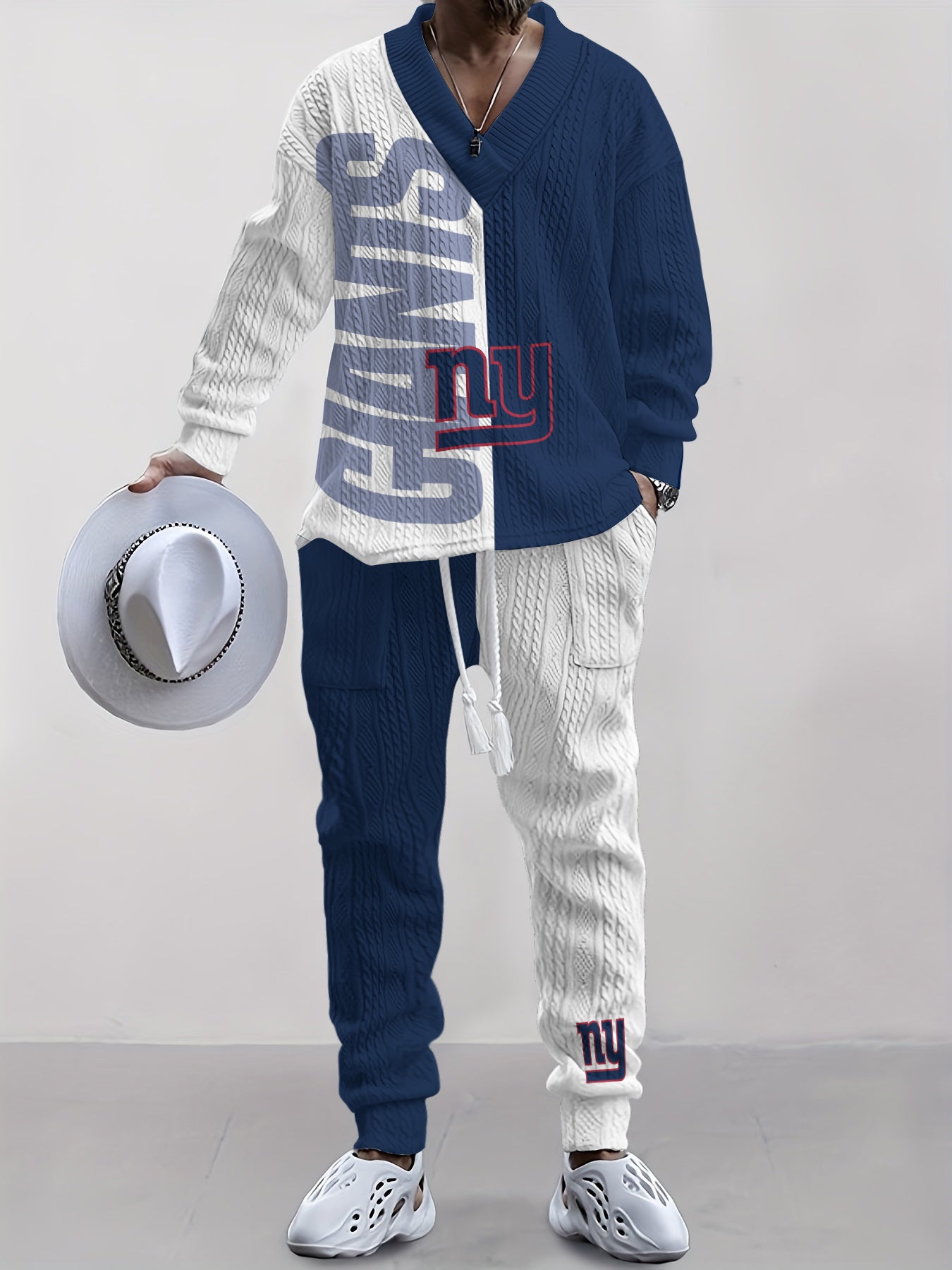 New York Giants  Classic All-Season Long Sleeve V-Neck Pullover Sweater