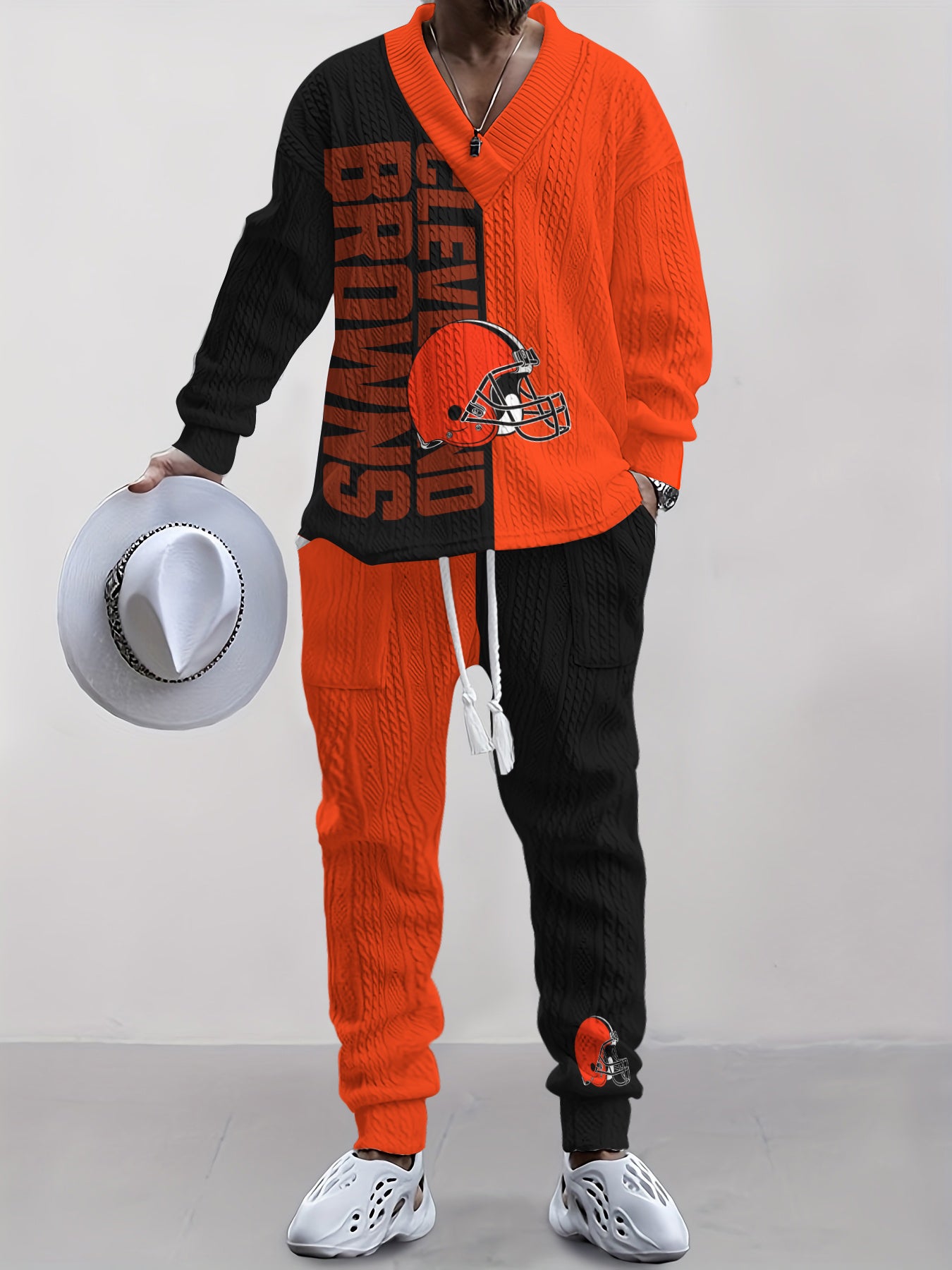 Cleveland Browns  Classic All-Season Long Sleeve V-Neck Pullover Sweater