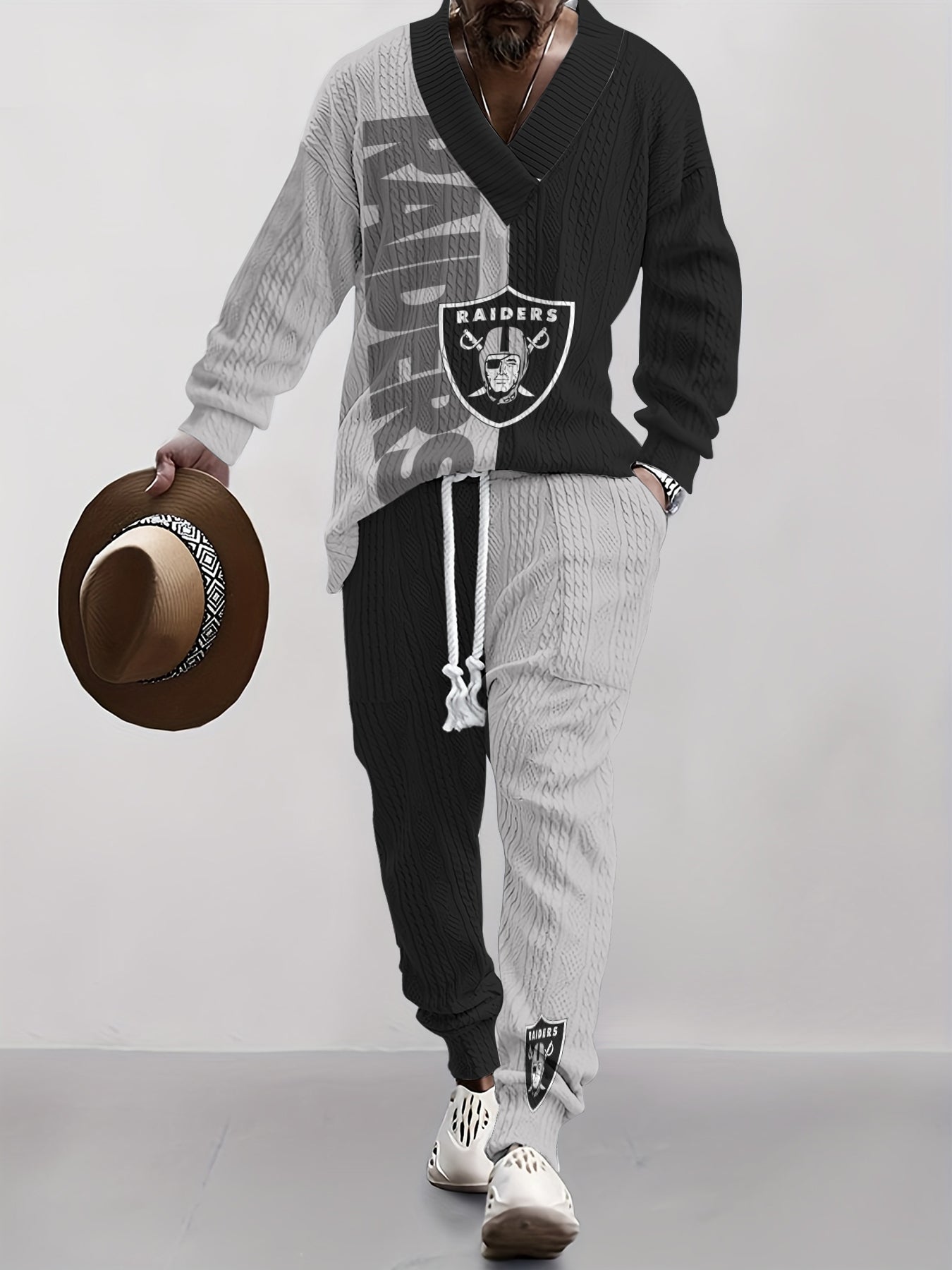 Las Vegas Raiders  Classic All-Season Long Sleeve V-Neck Pullover Sweater