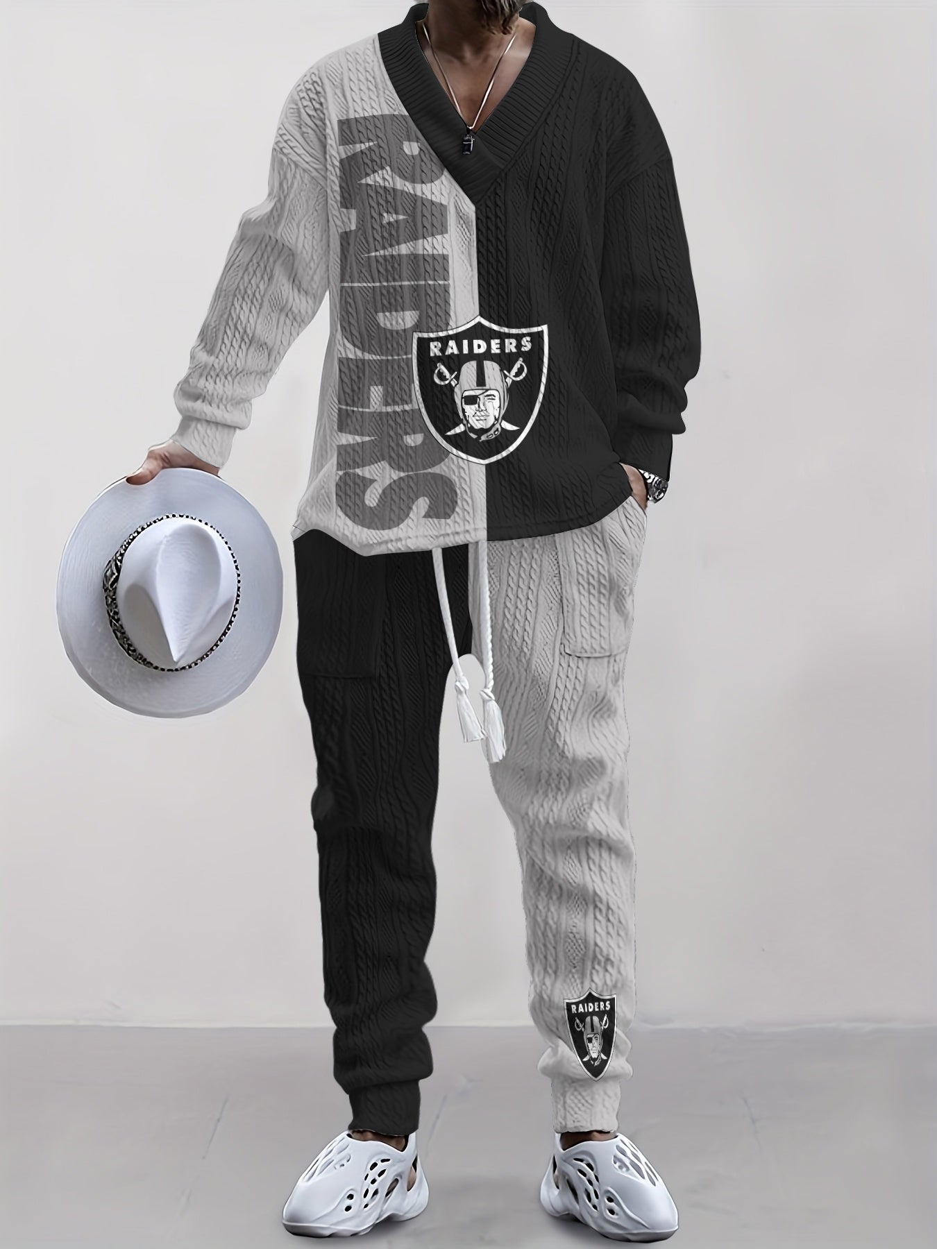 Las Vegas Raiders  Classic All-Season Long Sleeve V-Neck Pullover Sweater