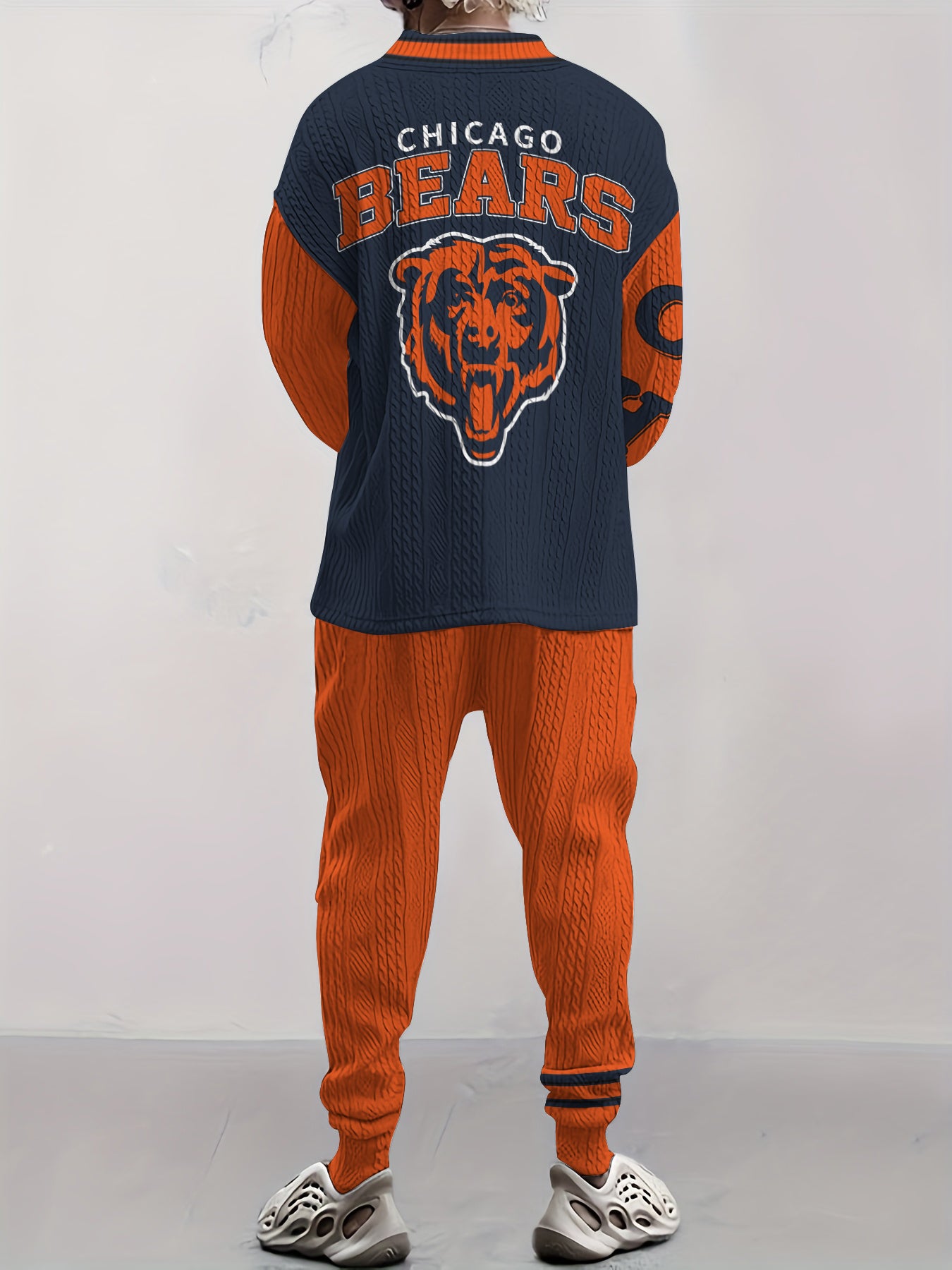 Chicago Bears Classic All-Season Long Sleeve V-Neck Pullover Sweater