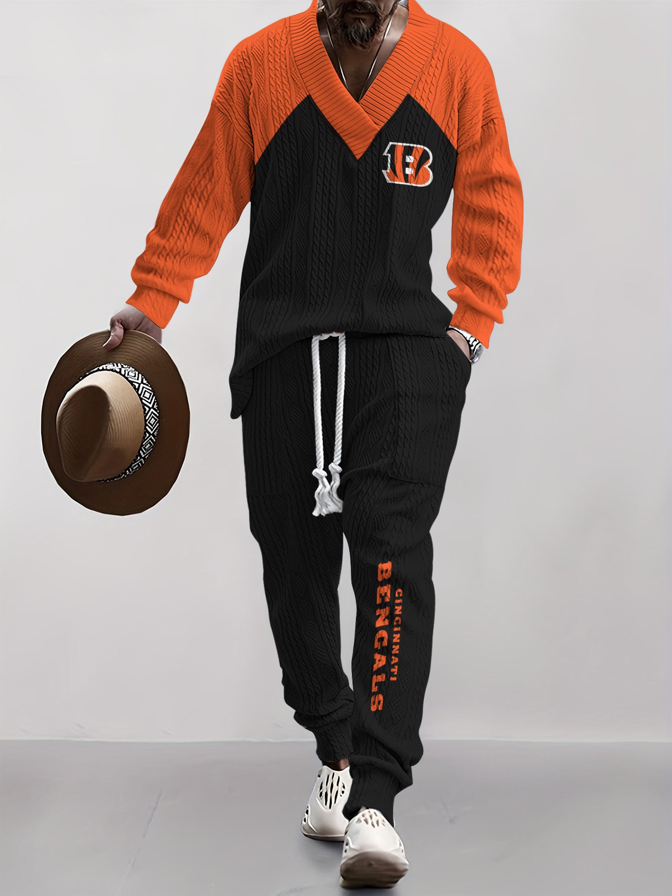 Cincinnati Bengals Classic  All-Season Long Sleeve V-Neck Pullover Sweater