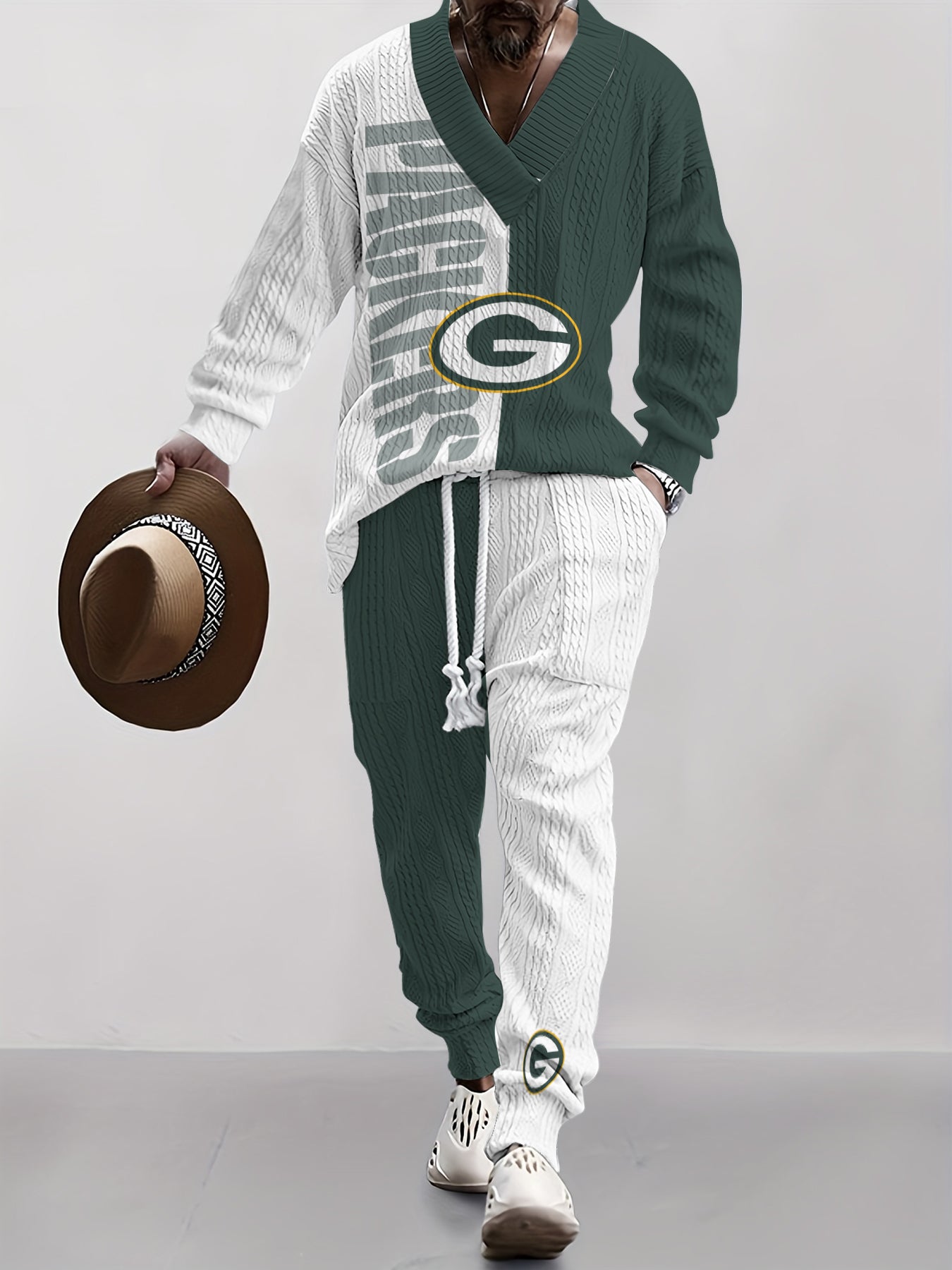 Green Bay Packers  Classic All-Season Long Sleeve V-Neck Pullover Sweater