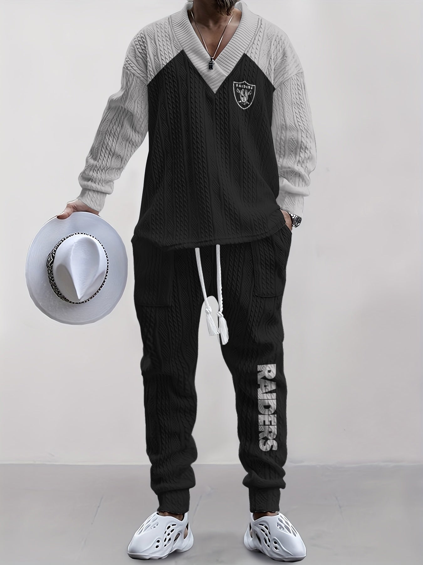 Las Vegas Raiders Classic  All-Season Long Sleeve V-Neck Pullover Sweater