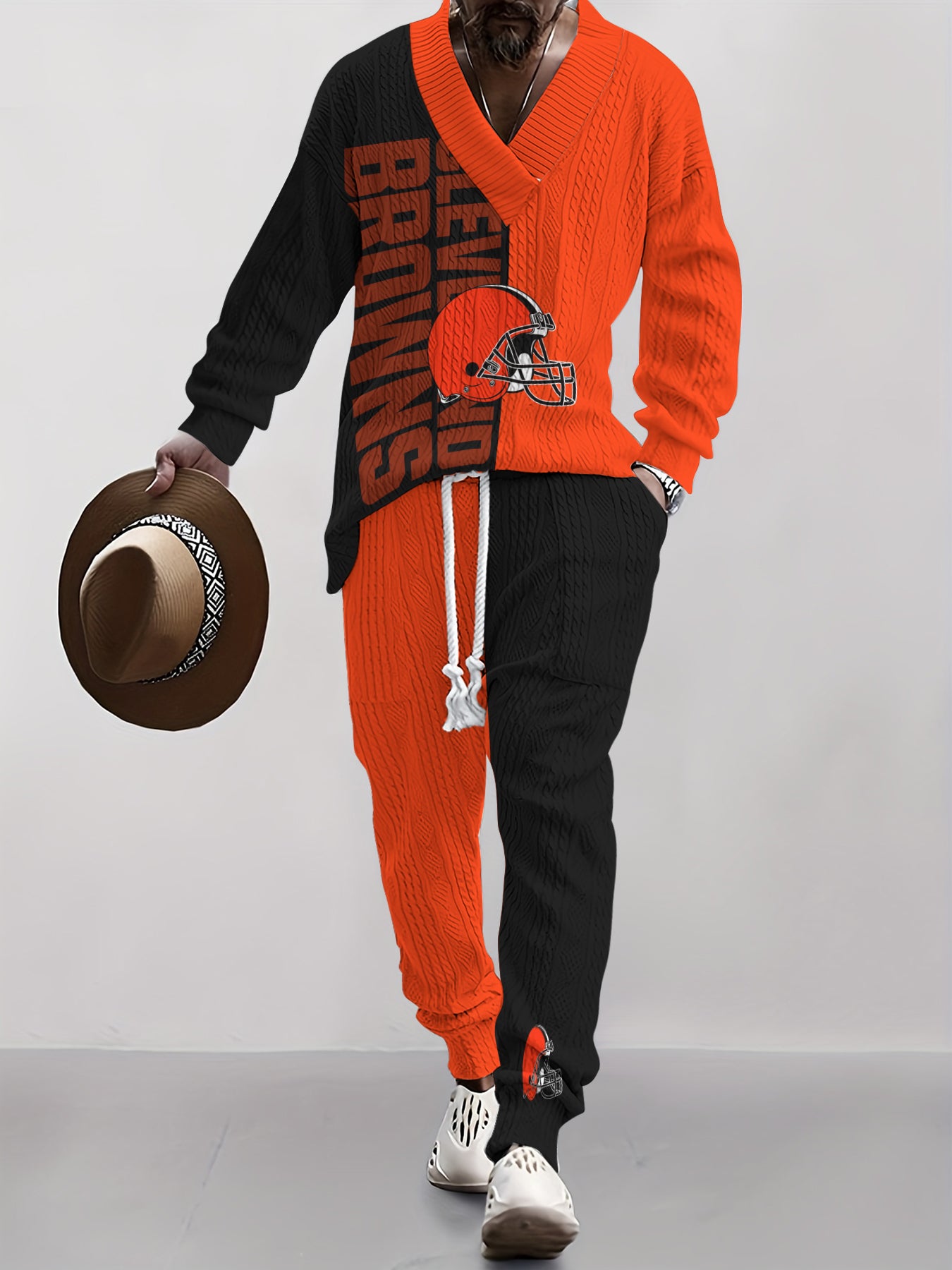 Cleveland Browns  Classic All-Season Long Sleeve V-Neck Pullover Sweater