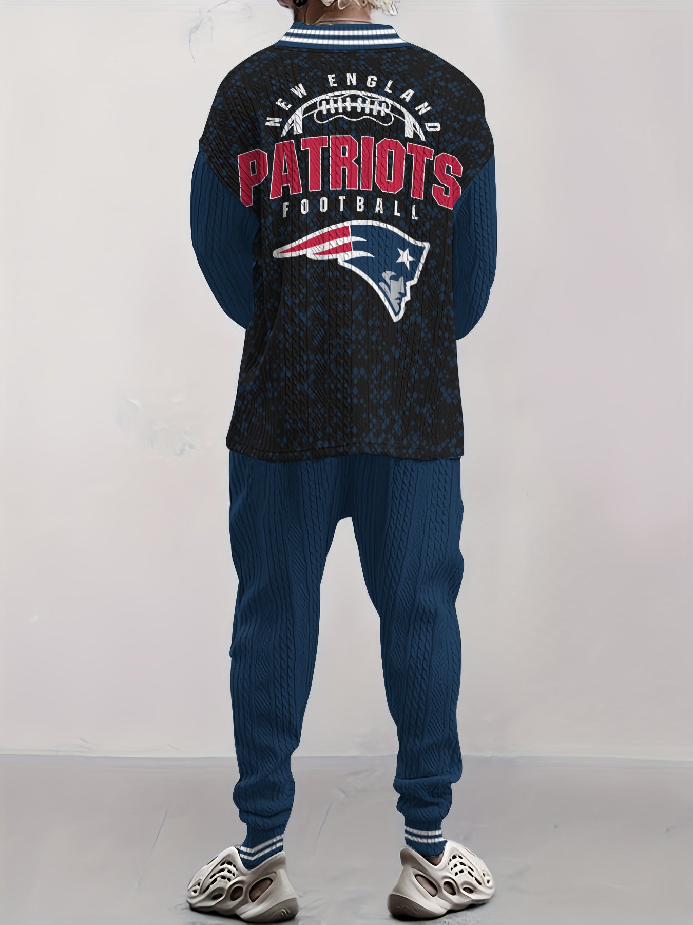 New England Patriots  Classic All-Season Long Sleeve V-Neck Pullover Sweater