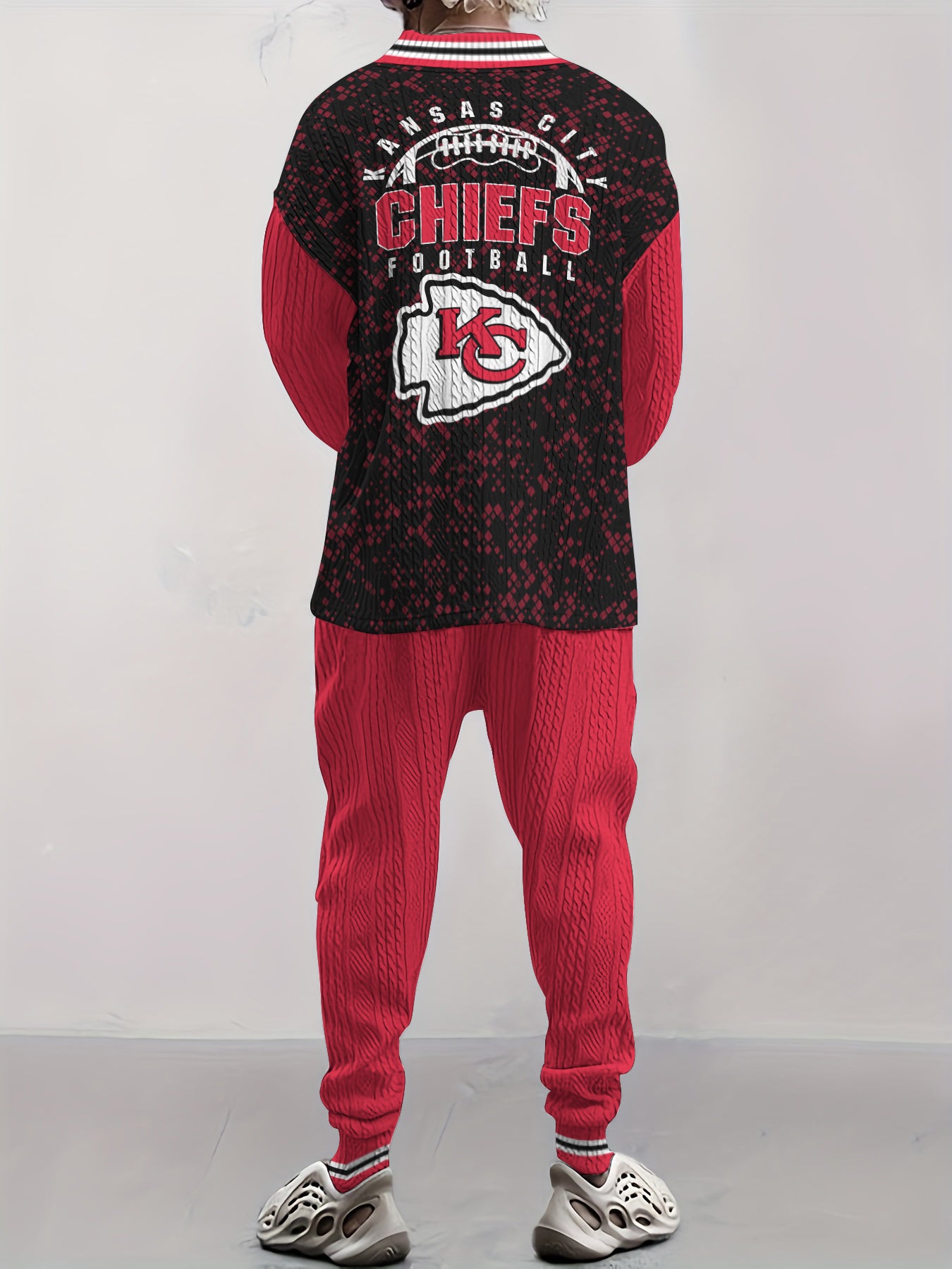 Kansas City Chiefs  Classic All-Season Long Sleeve V-Neck Pullover Sweater