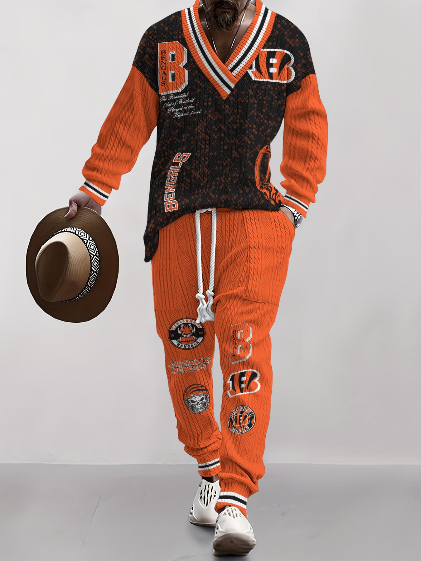 Cincinnati Bengals  Classic All-Season Long Sleeve V-Neck Pullover Sweater