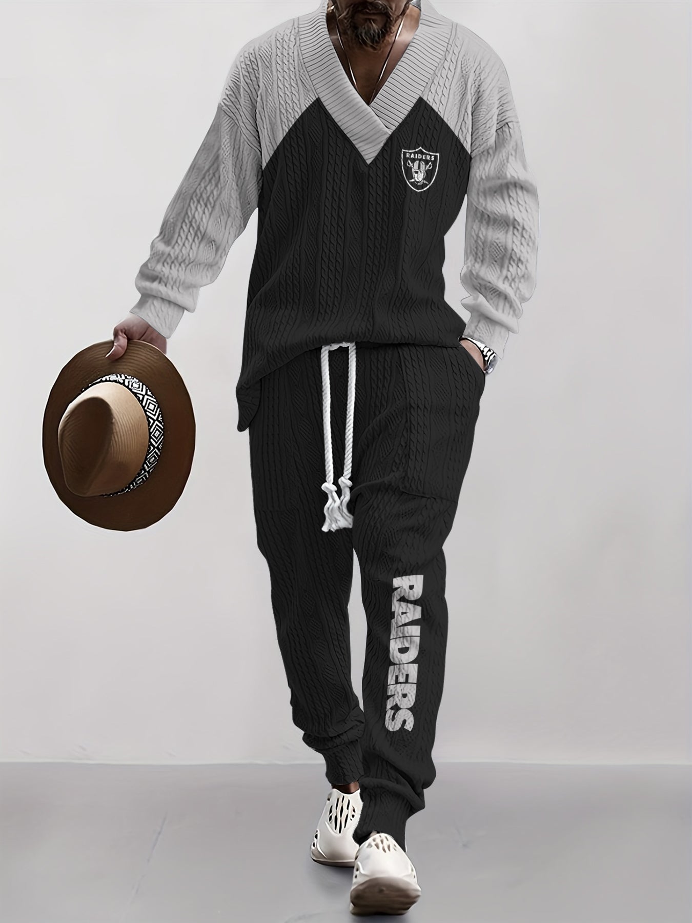 Las Vegas Raiders Classic  All-Season Long Sleeve V-Neck Pullover Sweater