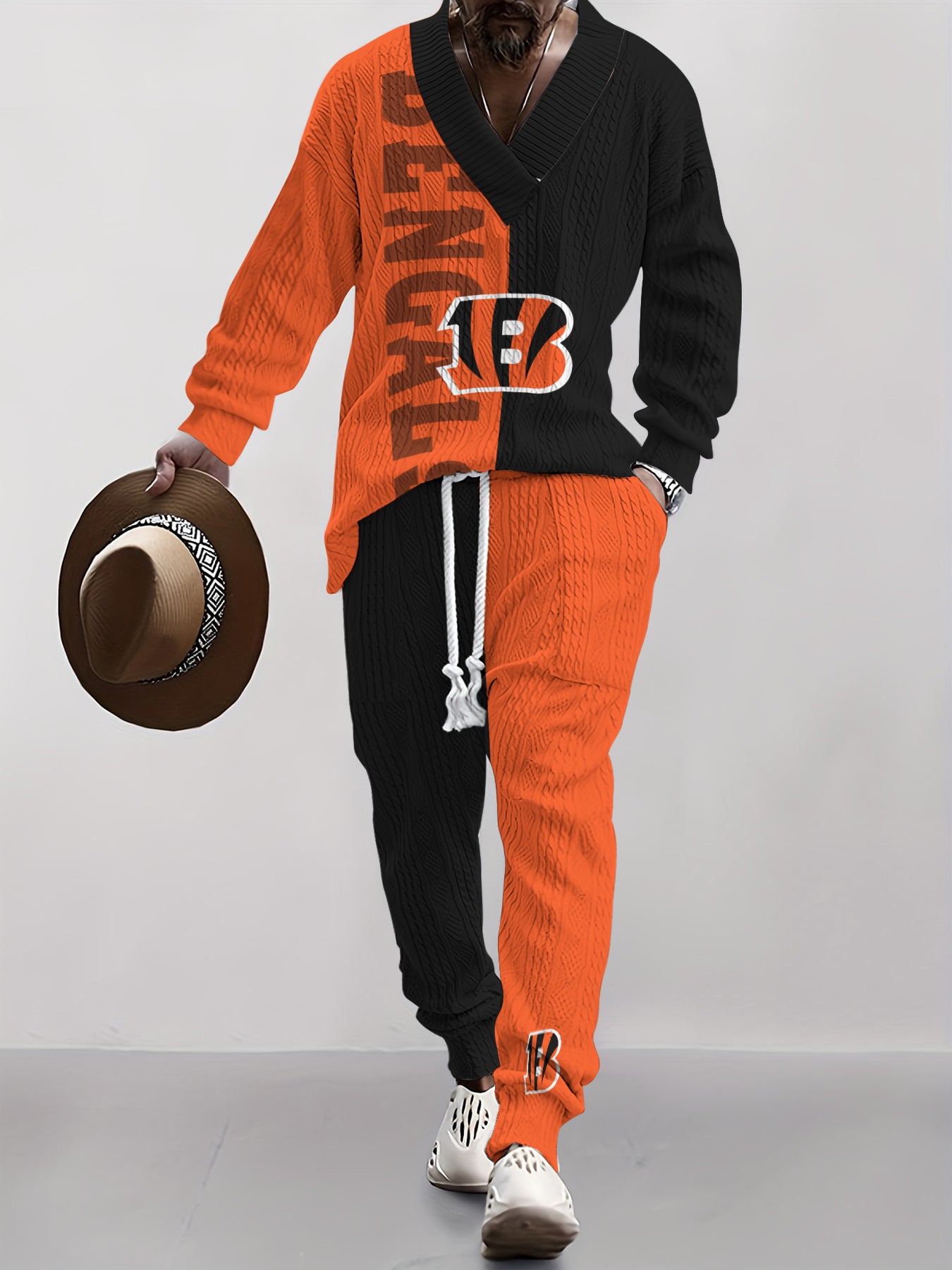 Cincinnati Bengals  Classic All-Season Long Sleeve V-Neck Pullover Sweater